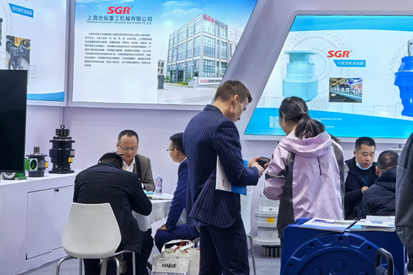 Caixas de câmbio SGR na Bauma China 2024